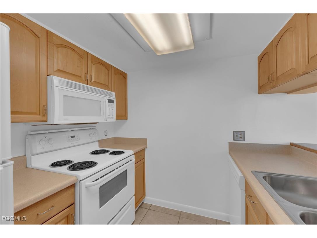 2875 Palm Beach Boulevard #205 Fort Myers FL 33916 2025017596 image14