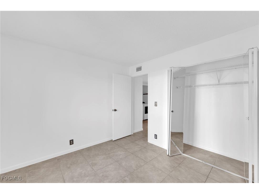 2875 Palm Beach Boulevard #205 Fort Myers FL 33916 2025017596 image18
