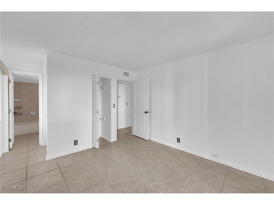2875 Palm Beach Boulevard #205 Fort Myers FL 33916 2025017596 image23