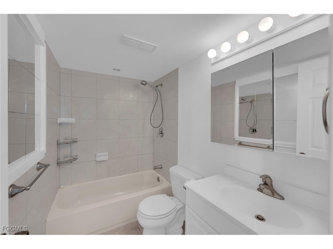 2875 Palm Beach Boulevard #205 Fort Myers FL 33916 2025017596 image24