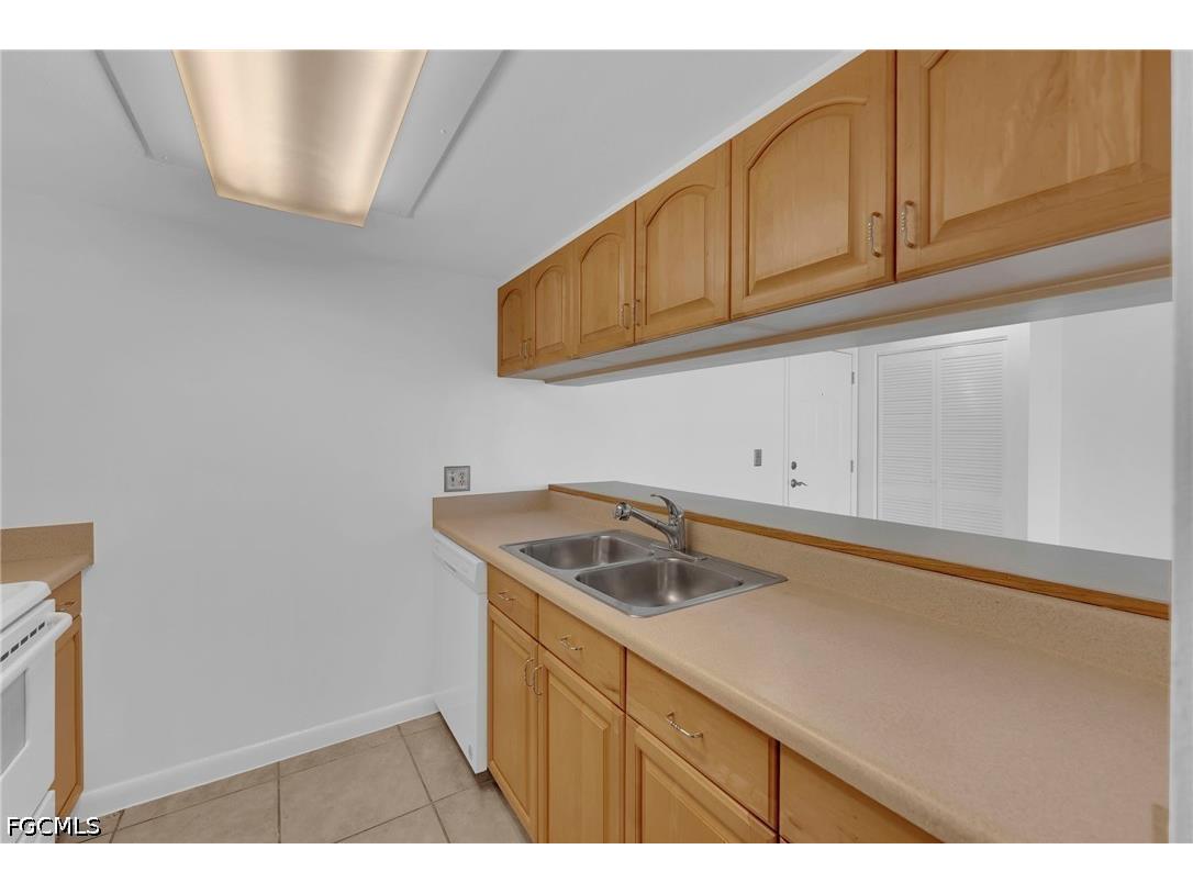 2875 Palm Beach Boulevard #205 Fort Myers FL 33916 2026021538 image14