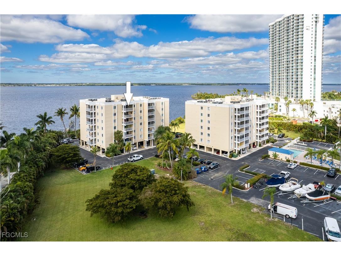 2875 Palm Beach Boulevard #607 Fort Myers FL 33916 2025020122 image1