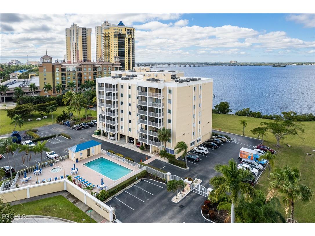 2875 Palm Beach Boulevard #607 Fort Myers FL 33916 2025020122 image2