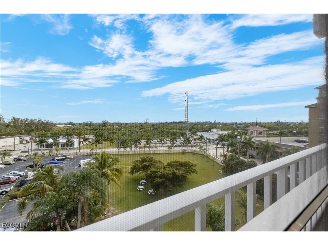 2875 Palm Beach Boulevard #607 Fort Myers FL 33916 2025020122 image21