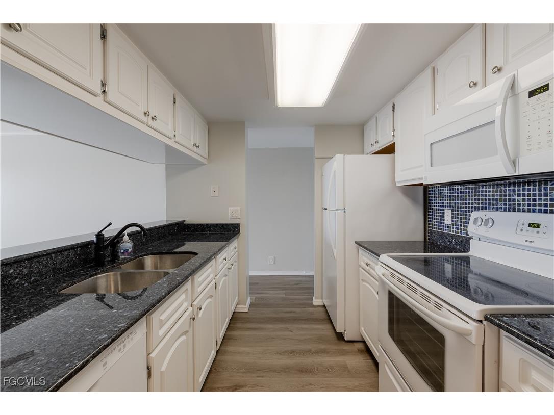 2875 Palm Beach Boulevard #607 Fort Myers FL 33916 2025020122 image9