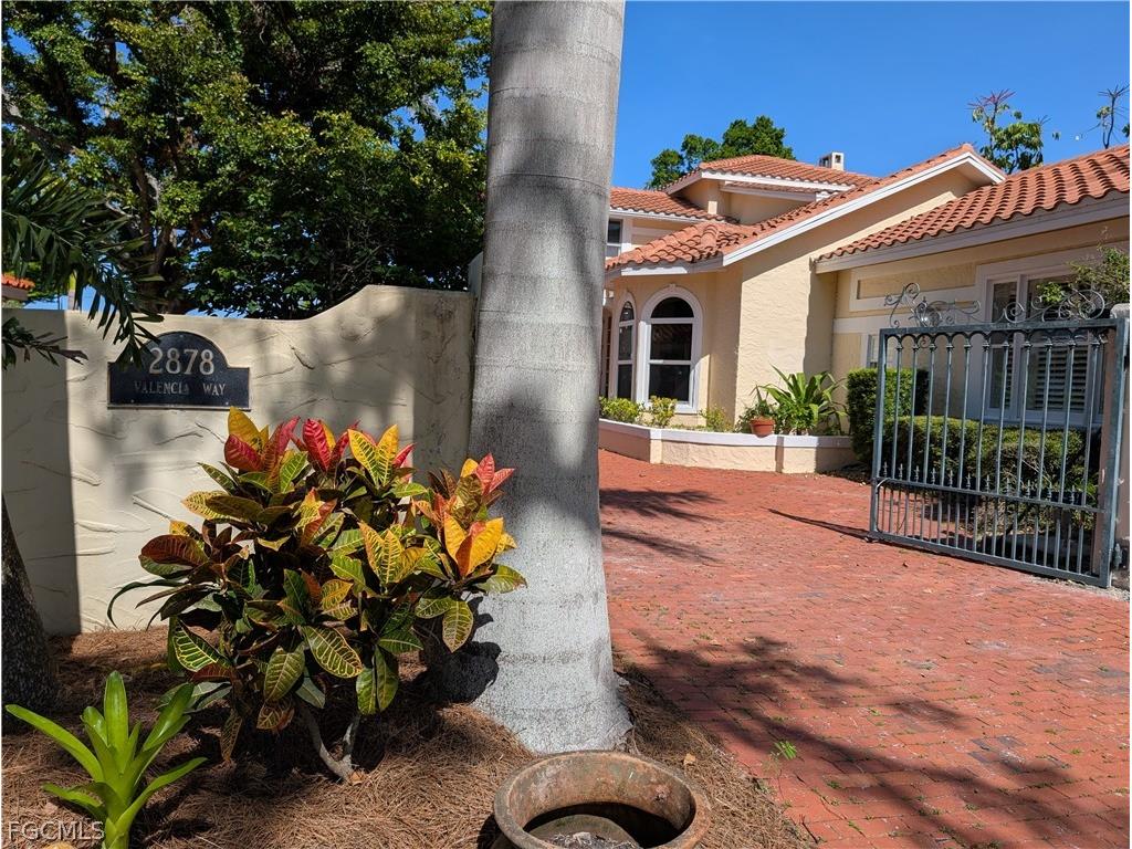 2878 Valencia Way Fort Myers FL 33901 2026009126 image2