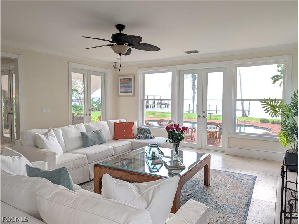 2878 Valencia Way Fort Myers FL 33901 2026009126 image9