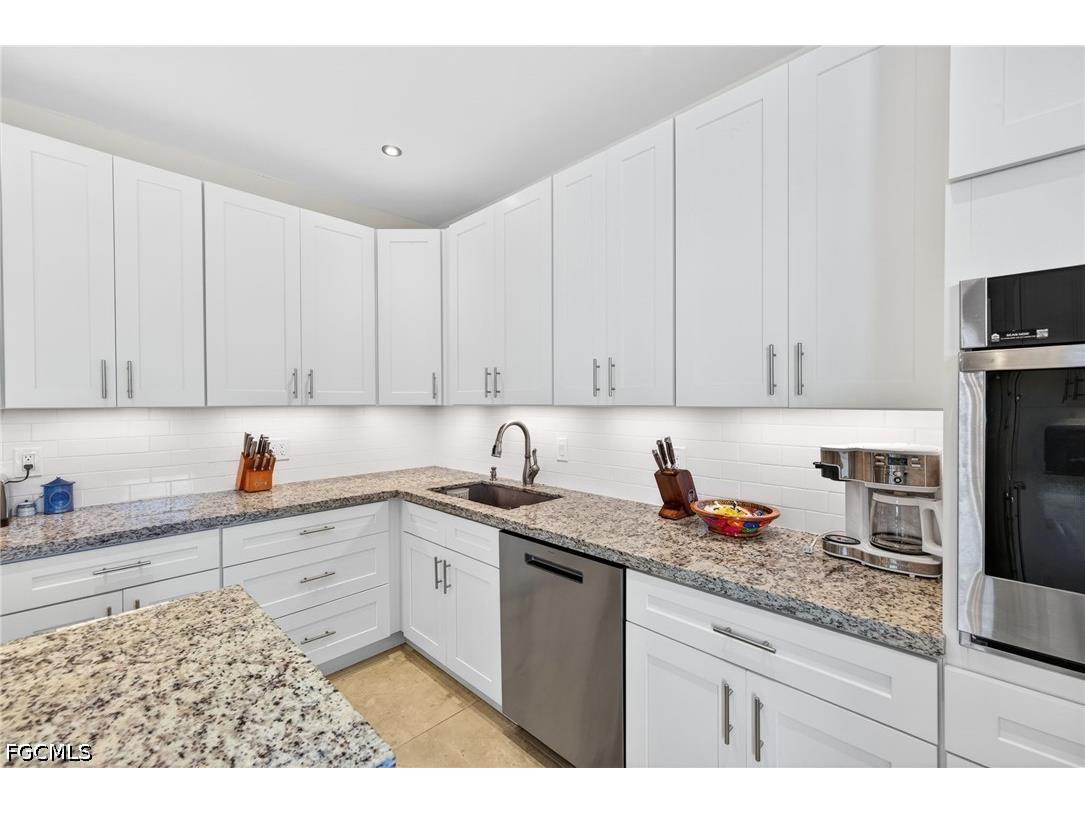 2878 Valencia Way Fort Myers FL 33901 2026011317 image14