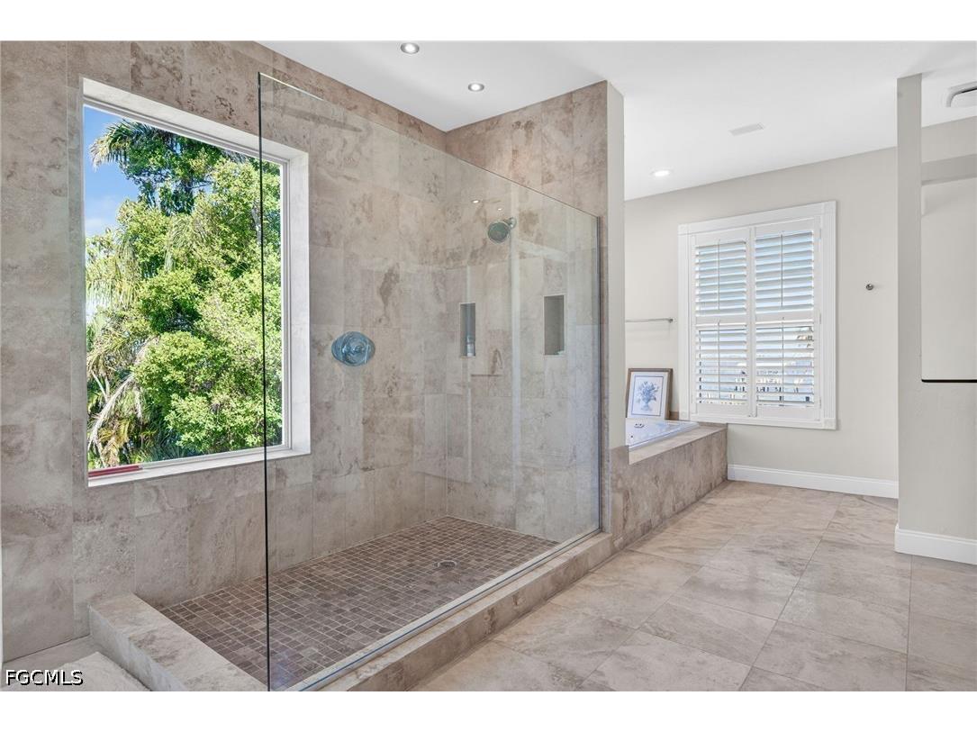 2878 Valencia Way Fort Myers FL 33901 2026011317 image20