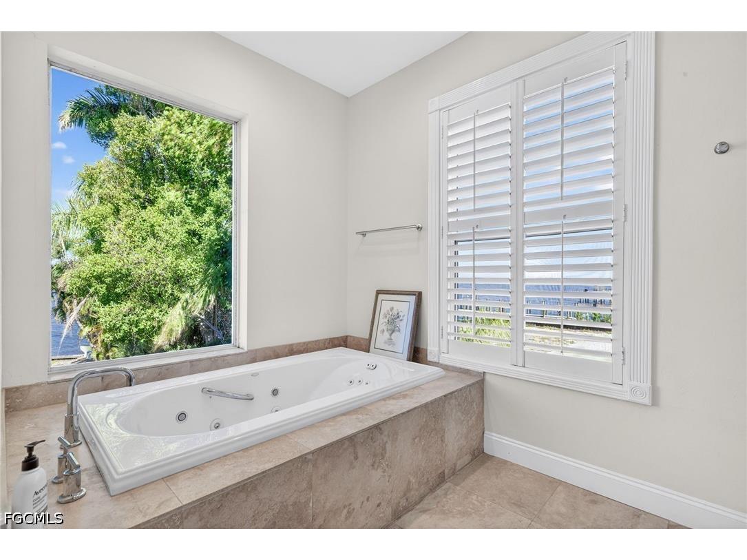 2878 Valencia Way Fort Myers FL 33901 2026011317 image21