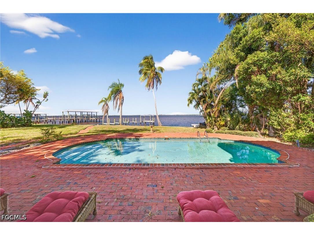 2878 Valencia Way Fort Myers FL 33901 2026011317 image37