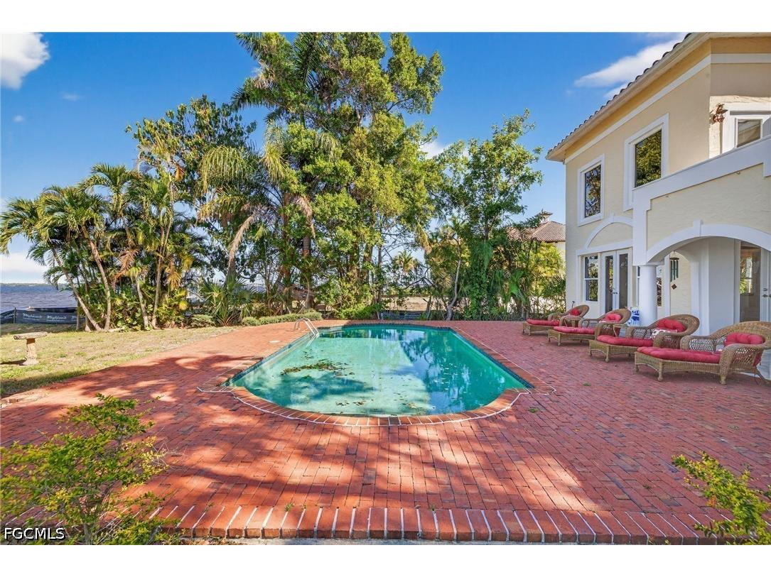2878 Valencia Way Fort Myers FL 33901 2026011317 image38