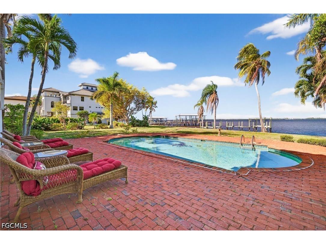 2878 Valencia Way Fort Myers FL 33901 2026011317 image39
