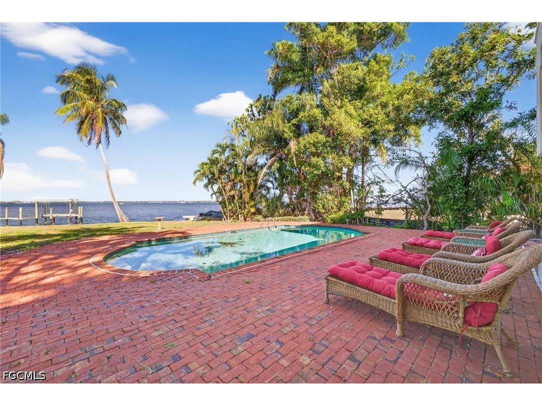 2878 Valencia Way Fort Myers FL 33901 2026011317 image40