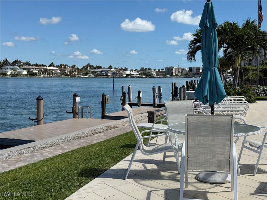 2880 Gulf Shore Boulevard N #404 Naples FL 34103 225075943 image1