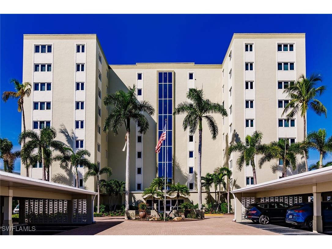 2885 Gulf Shore Boulevard N #302 Naples FL 34103 225069321 image2