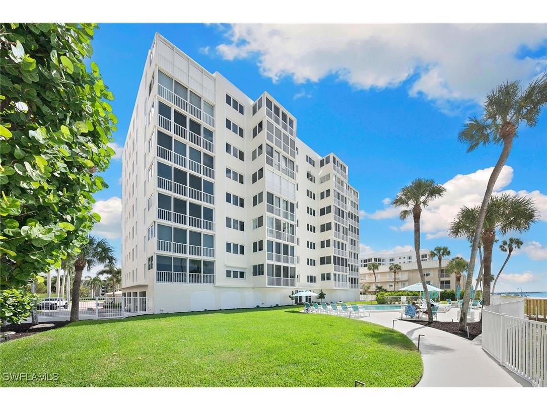 2885 Gulf Shore Boulevard N #304 Naples FL 34103 225077388 image23