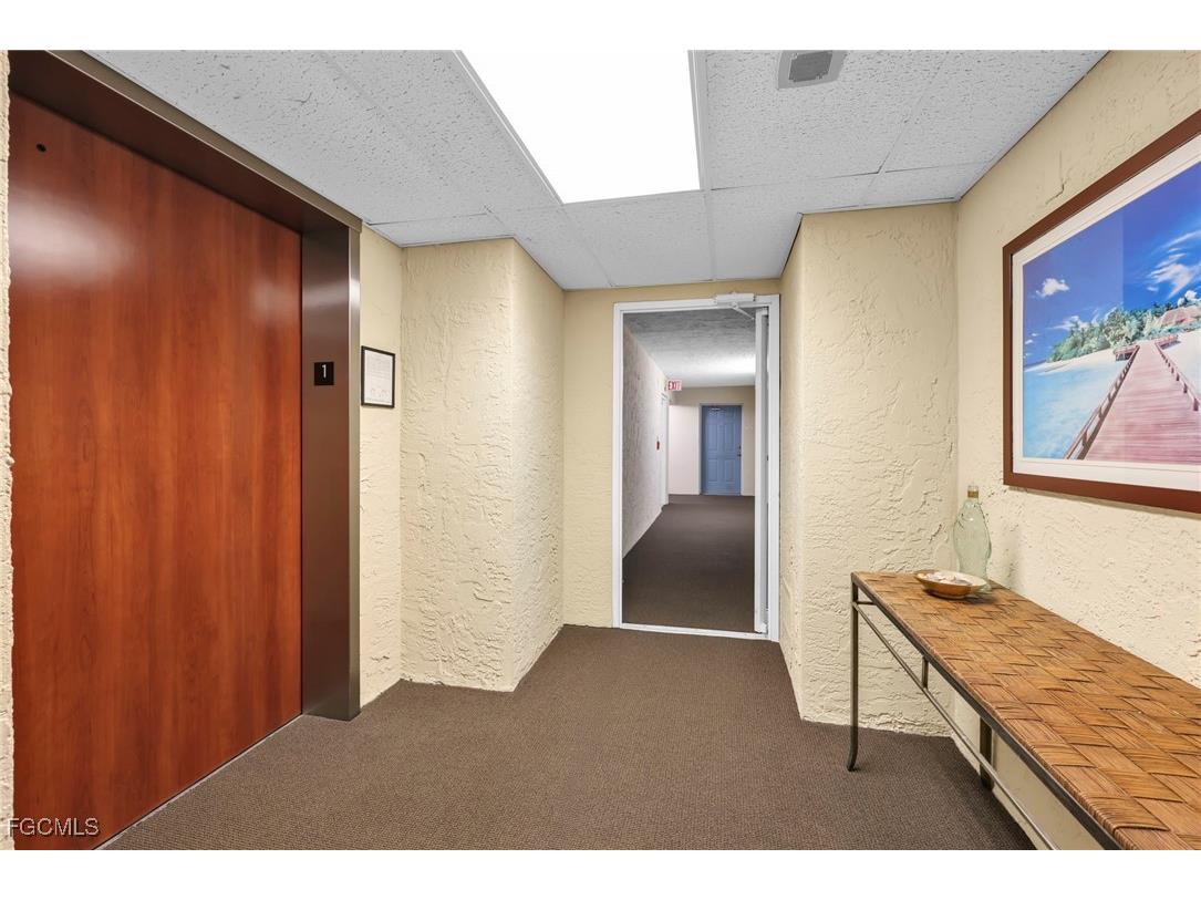 2885 Palm Beach Boulevard #101 Fort Myers FL 33916 2025001670 image5