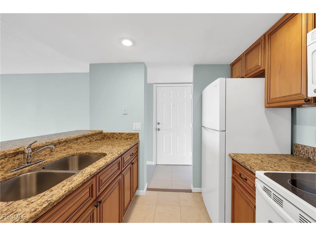 2885 Palm Beach Boulevard #101 Fort Myers FL 33916 2025001670 image6