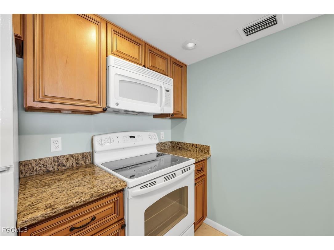 2885 Palm Beach Boulevard #101 Fort Myers FL 33916 2025001670 image8