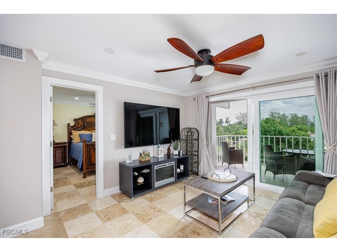 2885 Palm Beach Boulevard #305 Fort Myers FL 33916 2025009725 image9