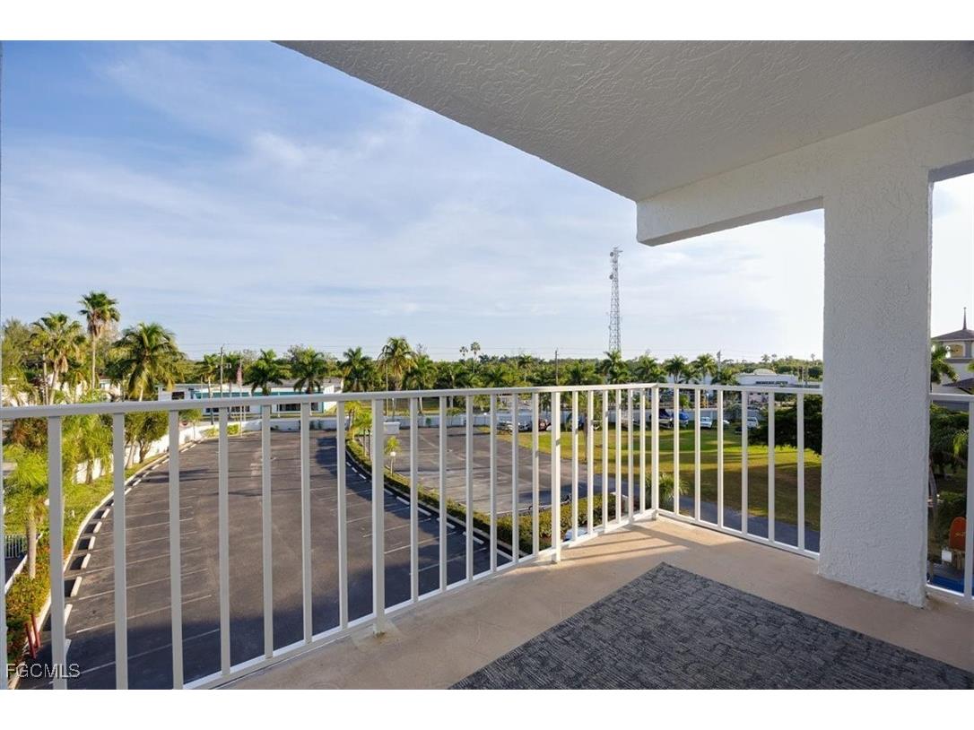 2885 Palm Beach Boulevard #308 Fort Myers FL 33916 2025024967 image4