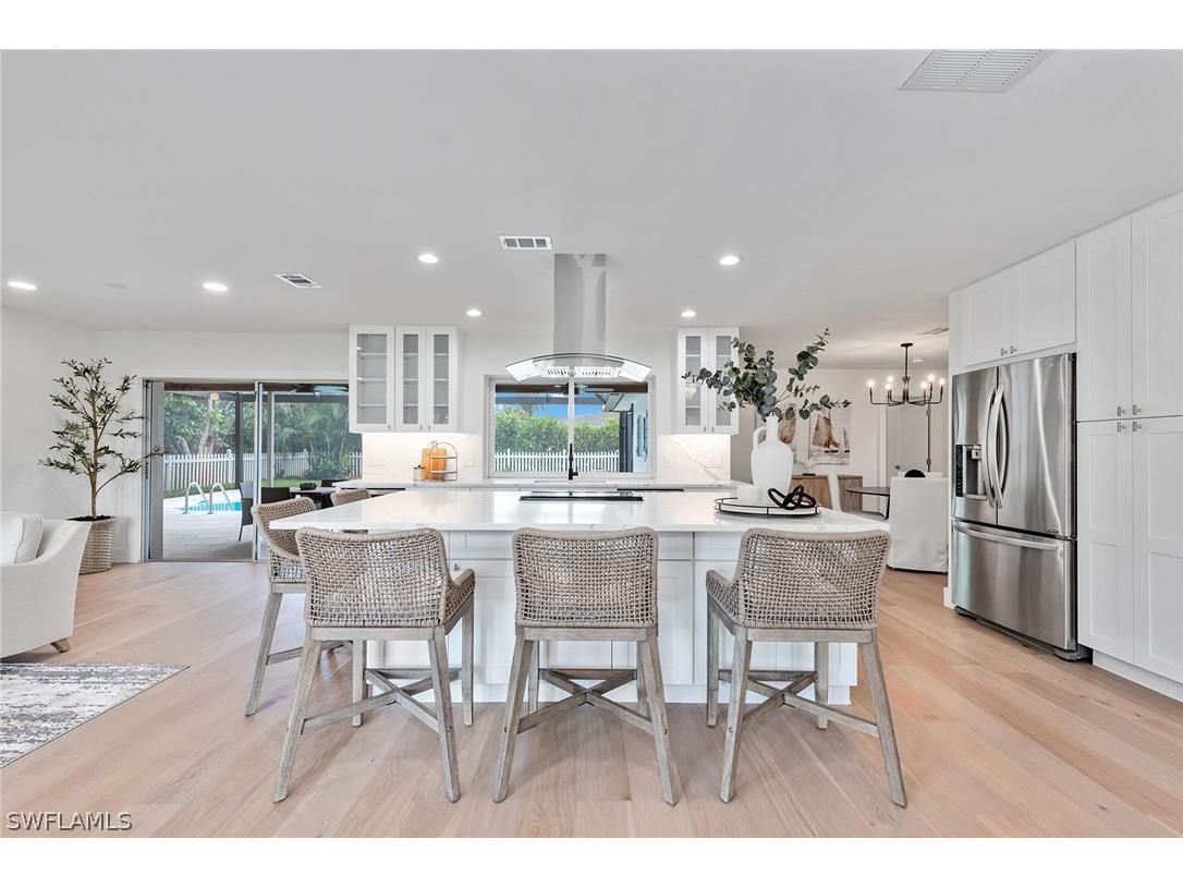 289 Burning Tree Drive Naples FL 34105 224061350 image1