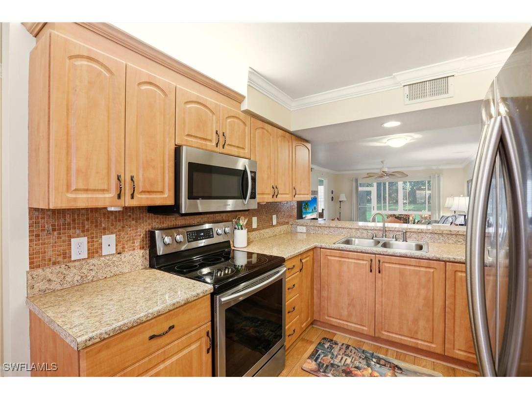 289 Robin Hood Circle #101 Naples FL 34104 226000145 image10