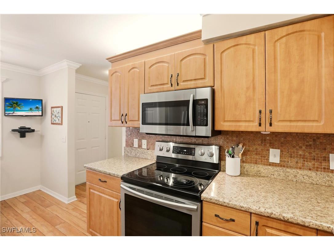 289 Robin Hood Circle #101 Naples FL 34104 226000145 image12