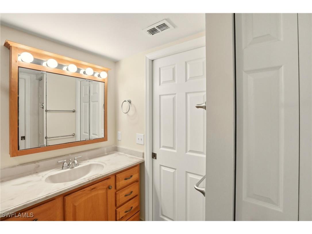 289 Robin Hood Circle #101 Naples FL 34104 226000145 image22