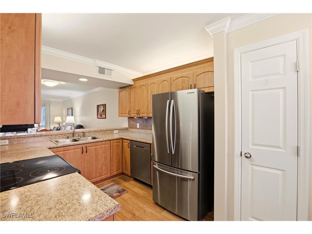 289 Robin Hood Circle #101 Naples FL 34104 226000145 image9