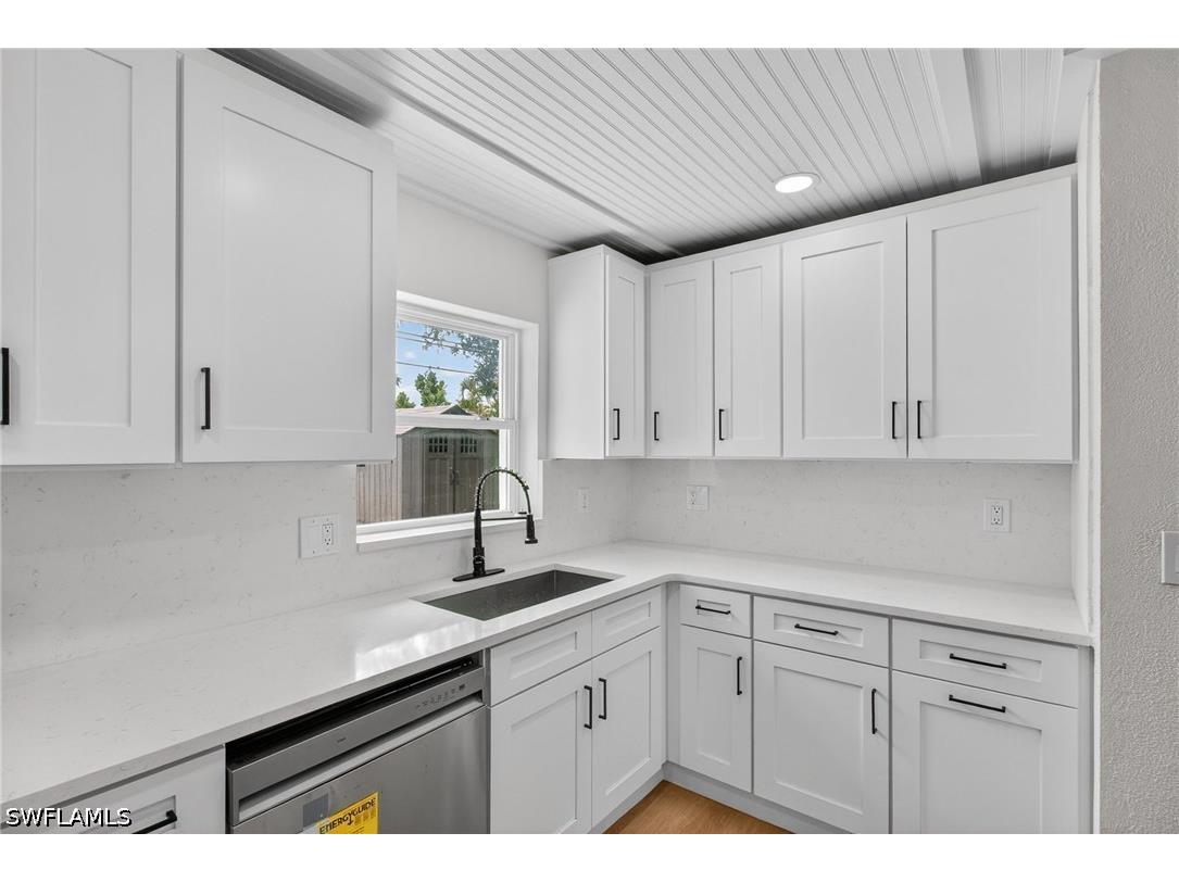 2897 66th Way N Saint Petersburg FL 33710 226018849 image16