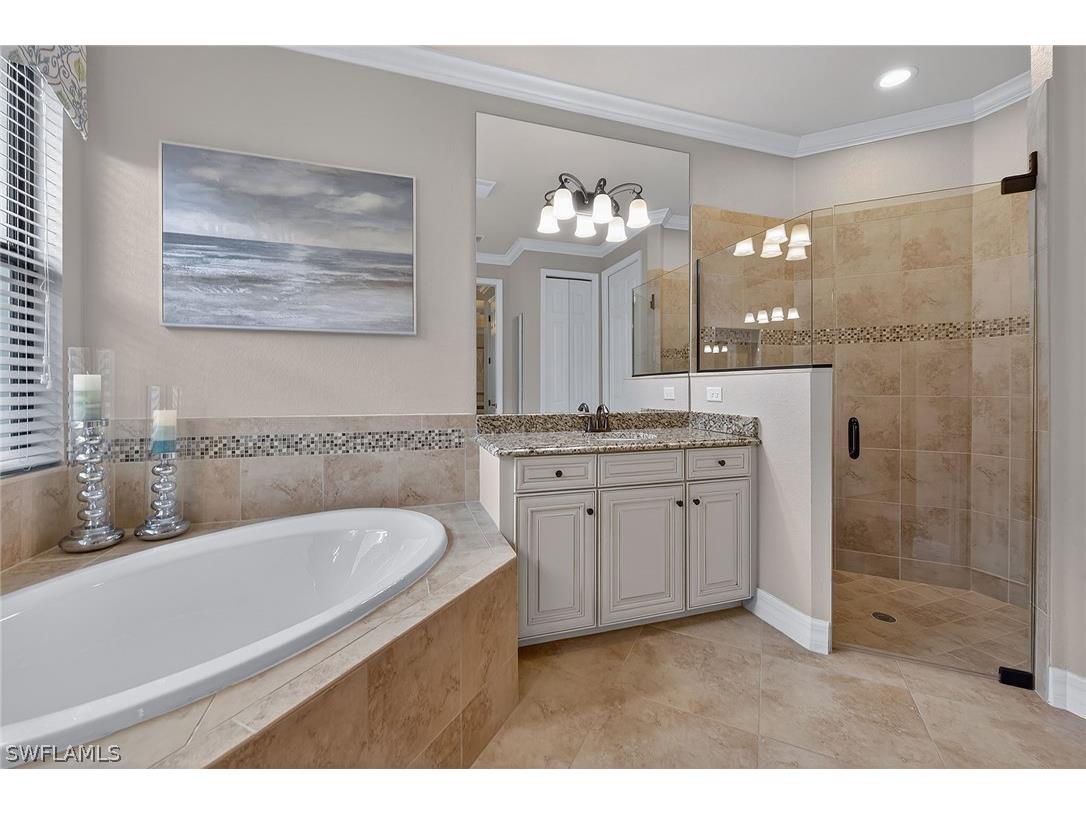 2898 Aviamar Circle Naples FL 34114 226010804 image11
