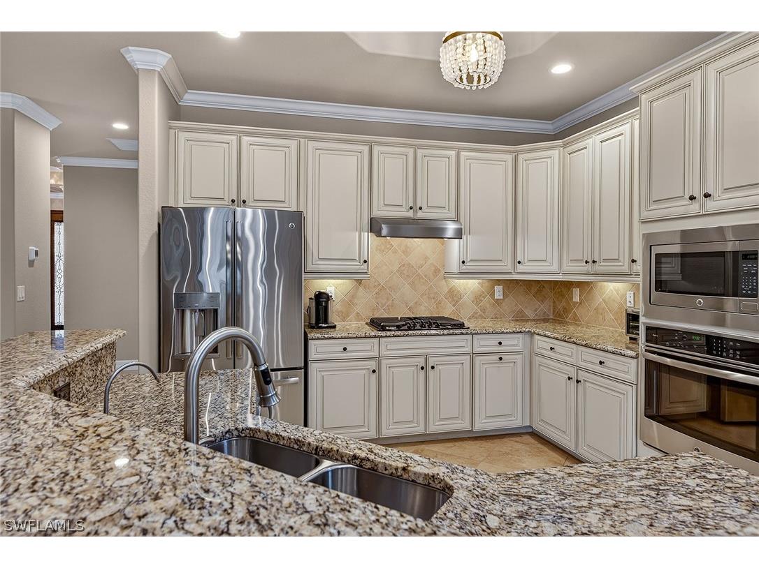 2898 Aviamar Circle Naples FL 34114 226010804 image3