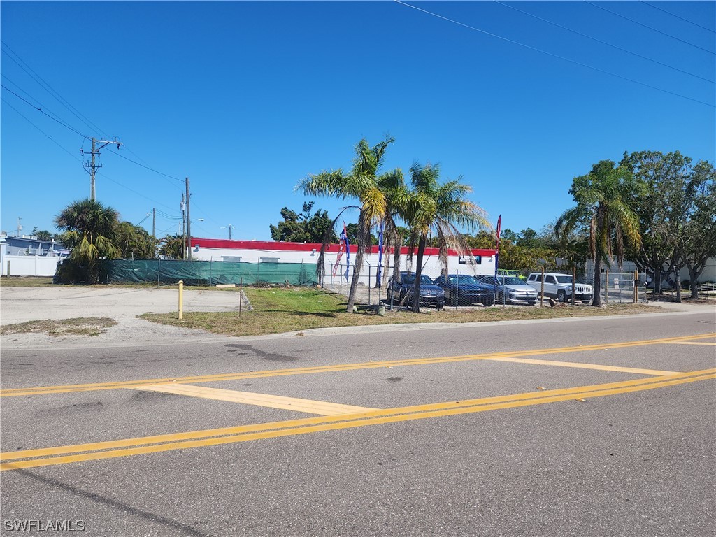 29-31 Cardinal Drive North Fort Myers FL 33917 223021868 image1