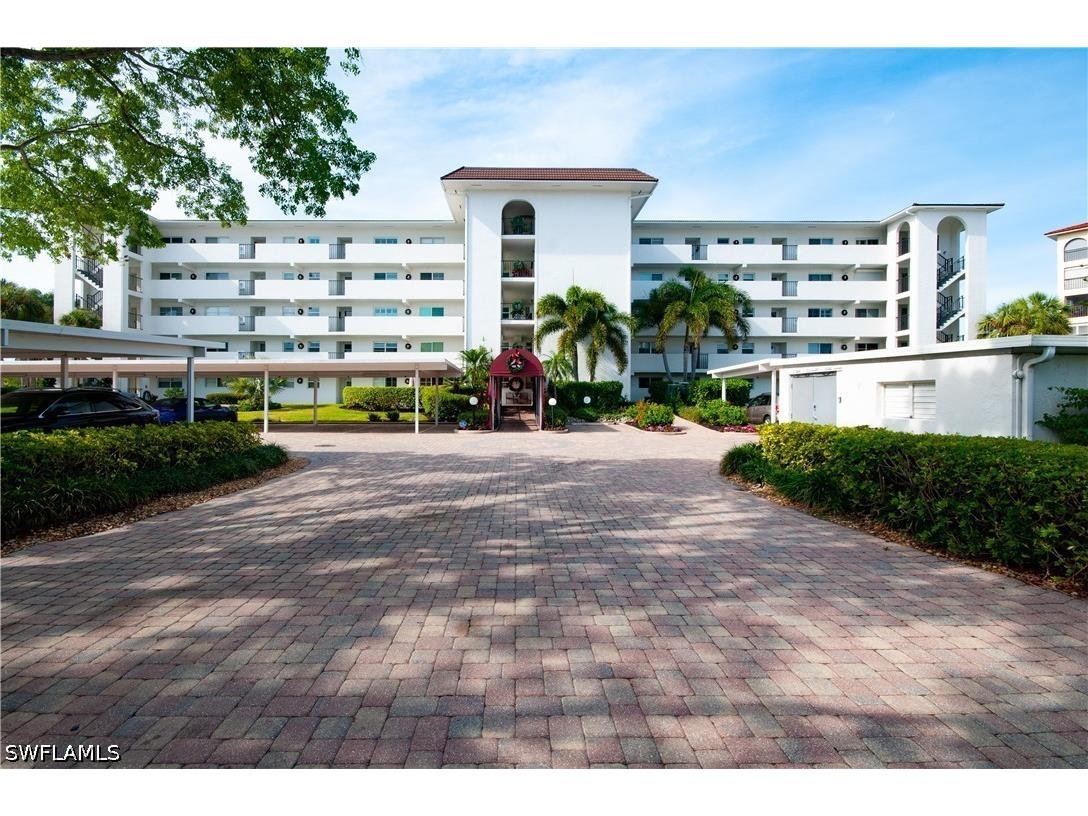 29 High Point Circle E #106 Naples FL 34103 226016821 image2