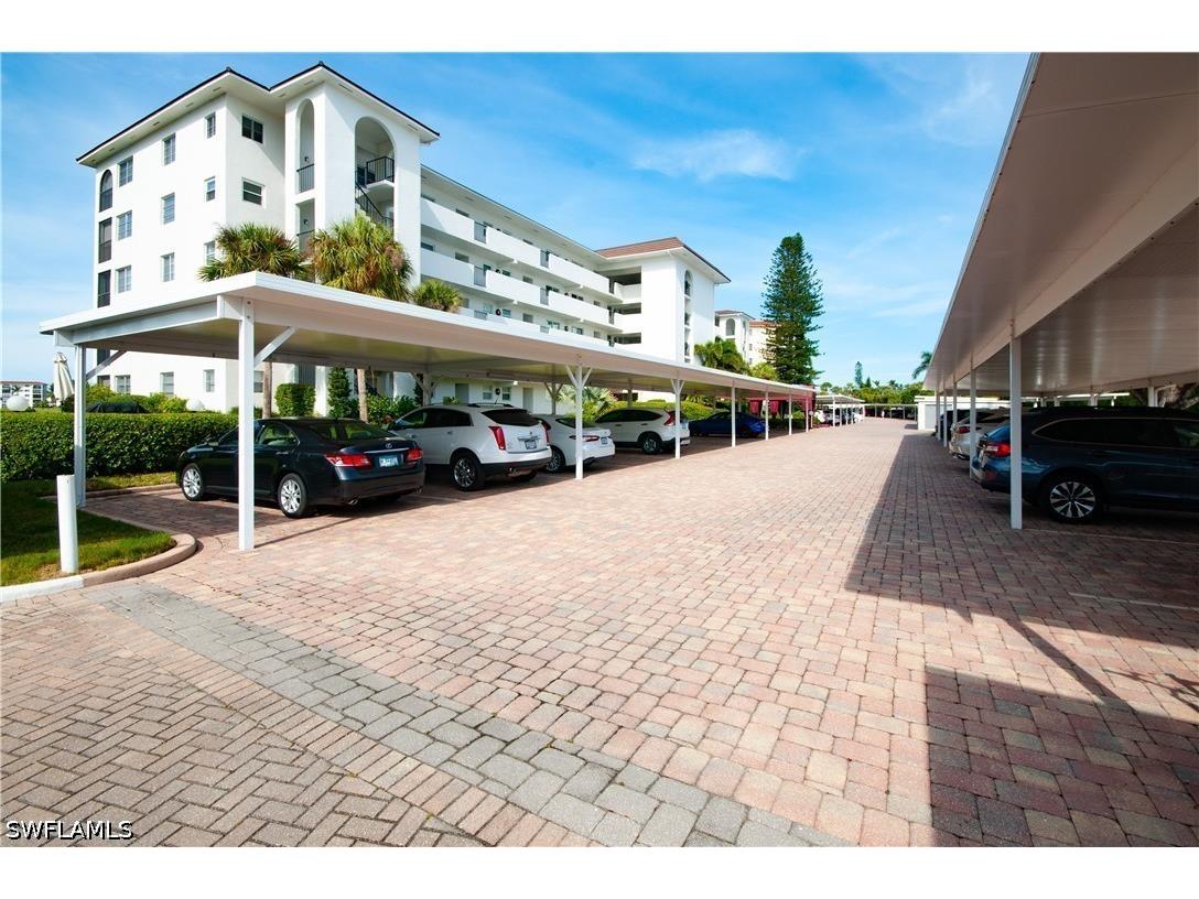 29 High Point Circle E #106 Naples FL 34103 226016821 image3