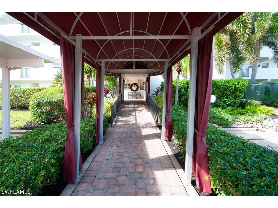 29 High Point Circle E #106 Naples FL 34103 226016821 image4