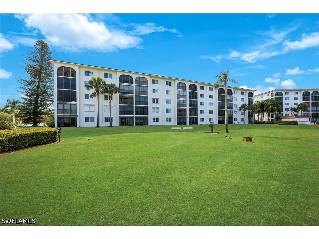 29 High Point Circle E #107 Naples FL 34103 226019133 image1