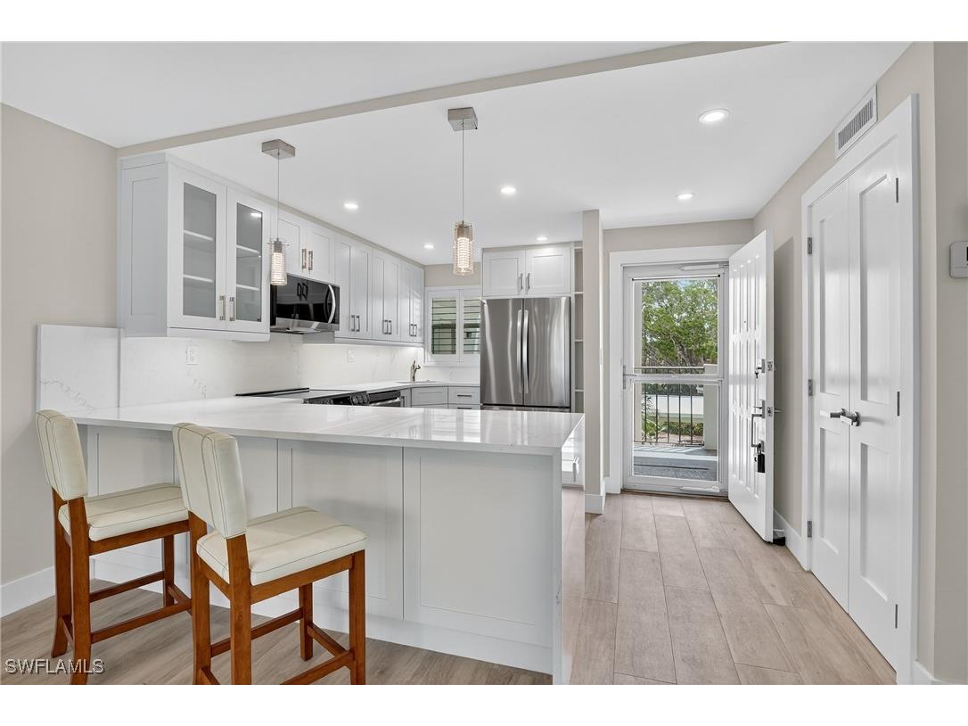 29 High Point Circle E #204 Naples FL 34103 225070102 image3