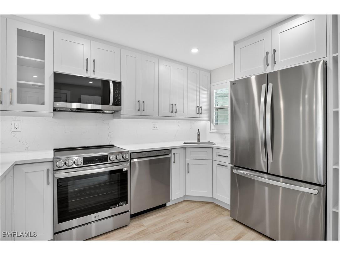 29 High Point Circle E #204 Naples FL 34103 225070102 image4