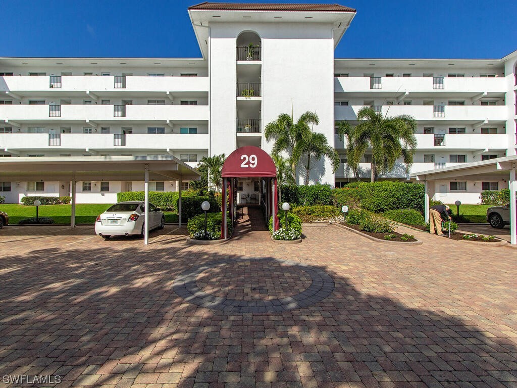 29 High Point Circle E #205 Naples FL 34103 223049887 image1