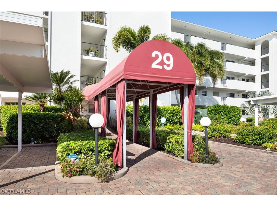 29 High Point Circle E #405 Naples FL 34103 226005457 image1
