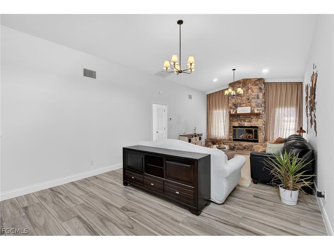 29 SE 10th Avenue Cape Coral FL 33990 2026013902 image8