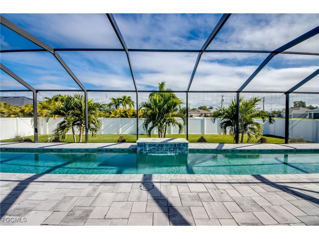 29 SW 21st Place Cape Coral FL 33991 2025024393 image1