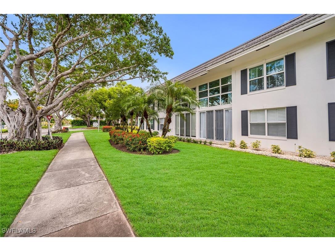 290 Banyan Boulevard #290 Naples FL 34102 225059300 image1