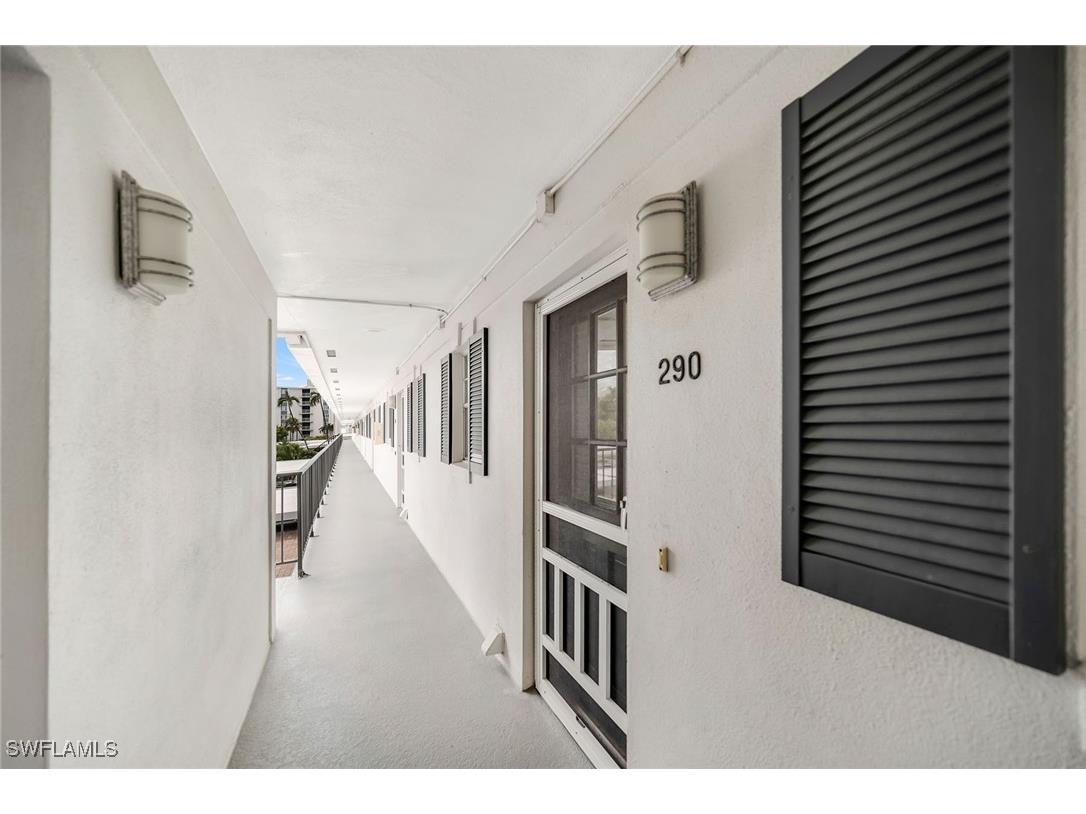 290 Banyan Boulevard #290 Naples FL 34102 225059300 image25