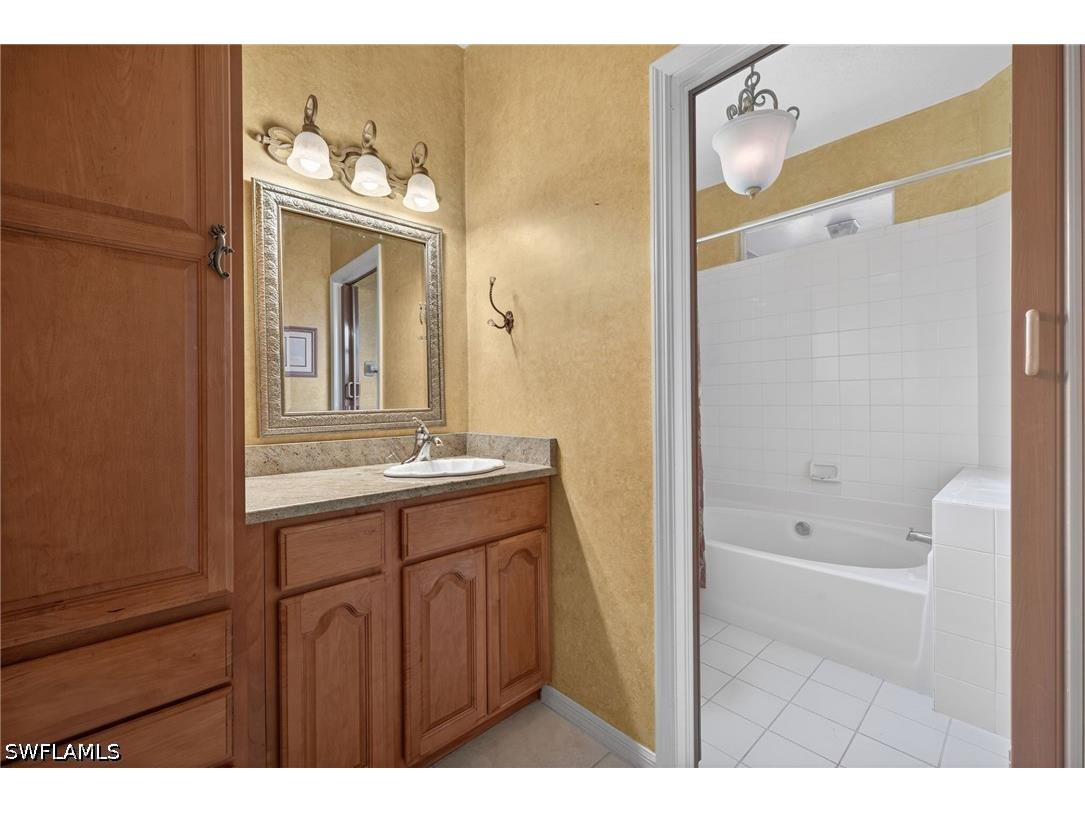 290 Emerald Bay Circle #L7 Naples FL 34110 226014310 image11