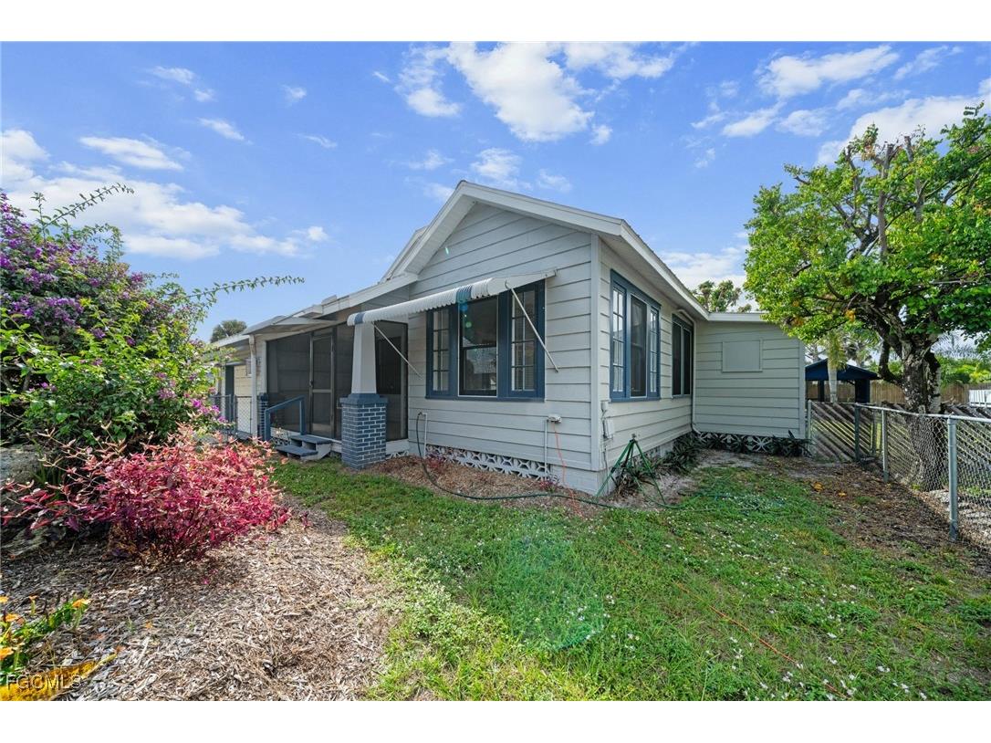 290 Granada Boulevard Fort Myers FL 33905 2025019902 image1