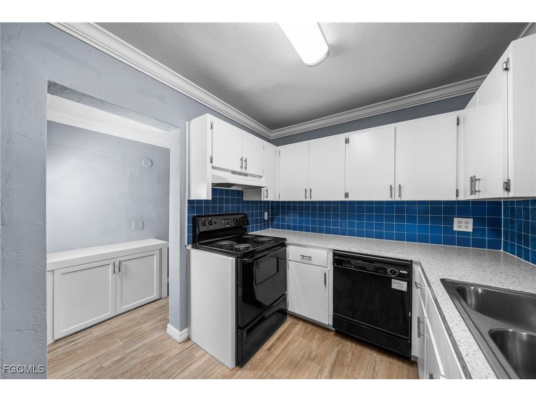 290 Granada Boulevard Fort Myers FL 33905 2025019902 image10